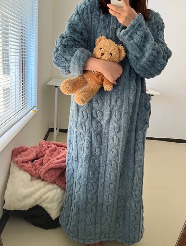 Vreni - Winter Coral Velvet Home Clothes