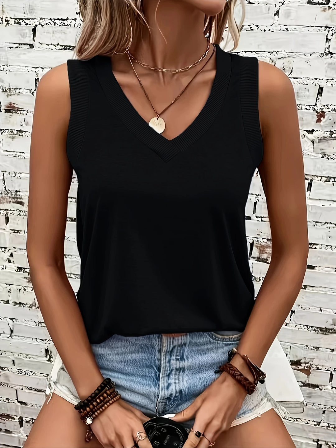 Analia - Breathable V-Neck And Sleeveless Top