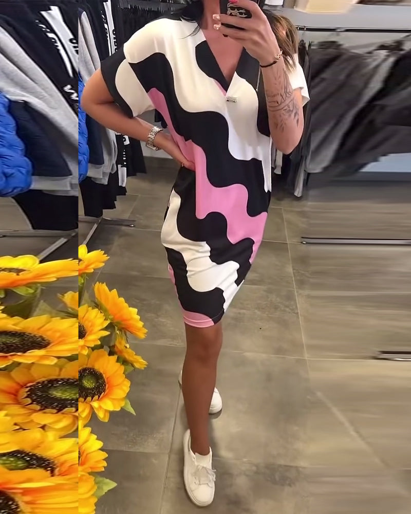 Penelope - Stylish V Neck Dress With Wavy Print