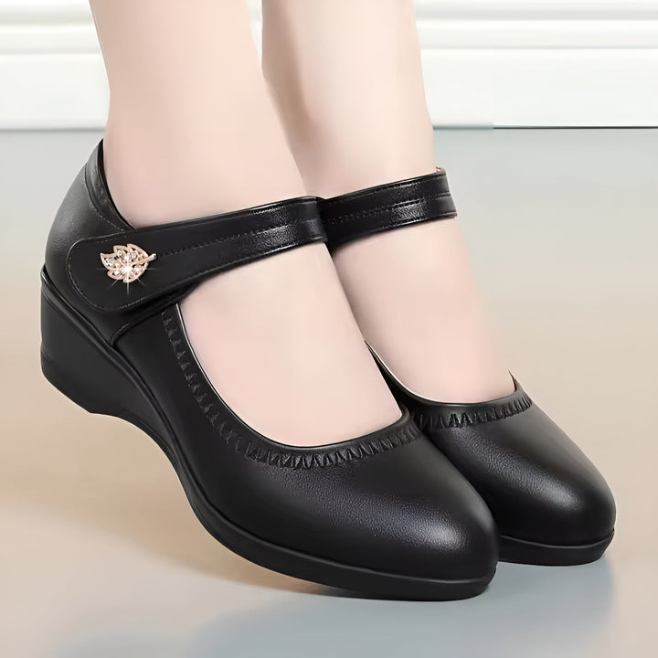 Brenka - Stylish Leather Shoes With Strap