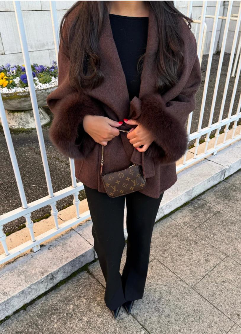 Bryony - Elegant Wool Coat With Faux Fur
