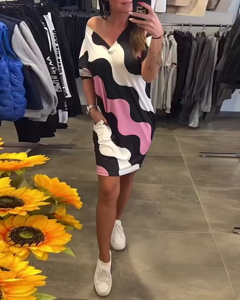 Penelope - Stylish V Neck Dress With Wavy Print