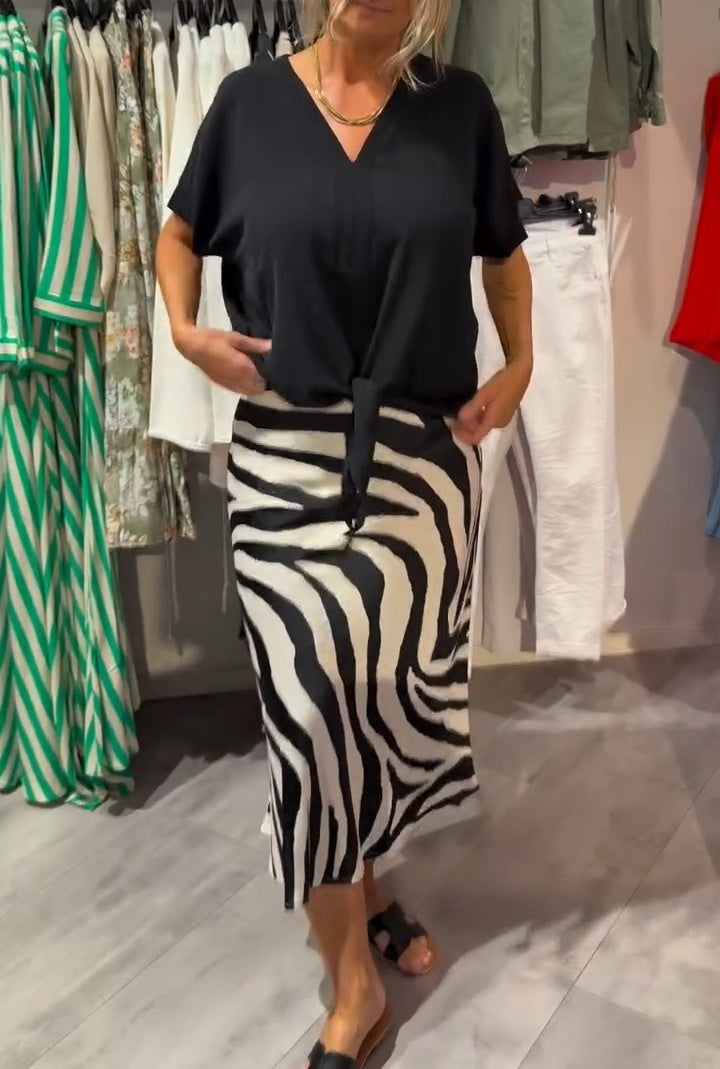 Aikaterine - Casual Knot Front Top And Midi Skirt Set