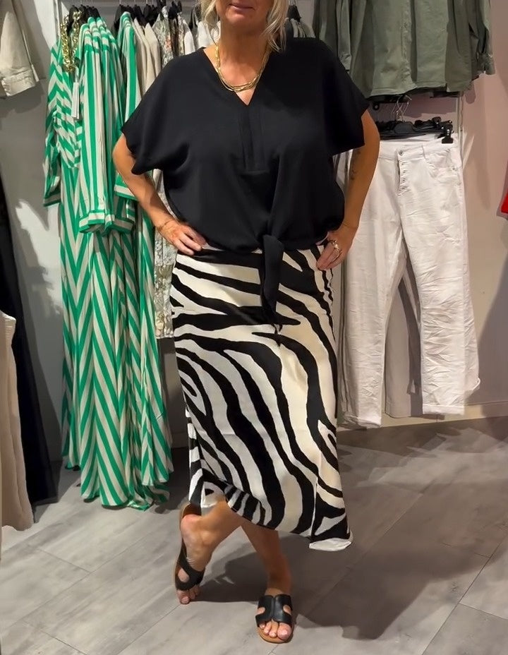 Aikaterine - Casual Knot Front Top And Midi Skirt Set